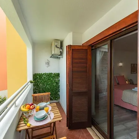 Apartment W Swim Pool And Seaview